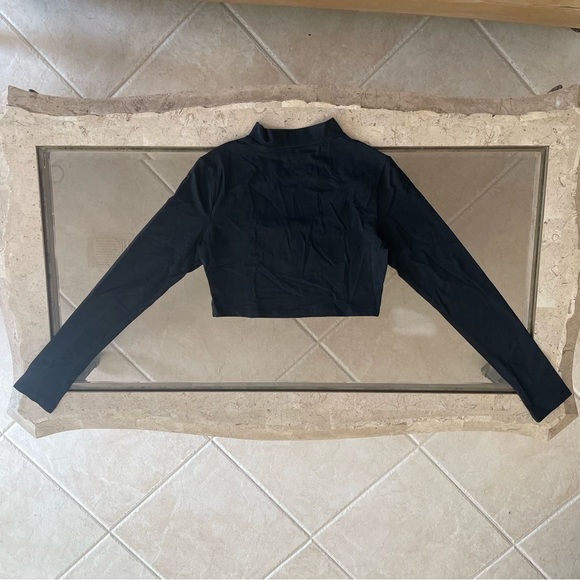 LONG SLEEVE MOCK NECK CROP TOP - Picture 8 of 15